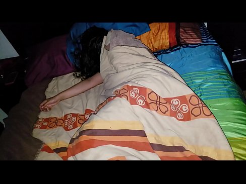 ❤️ Stepson a' giùlan a mhuime òg fhad 'sa tha ia' cadal. ️❌ Super porn aig gd.milf300com.ru ﹏